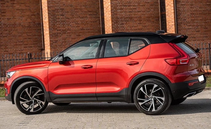 Volvo XC 40 cena 114600 przebieg: 150000, rok produkcji 2018 z Piotrków Trybunalski małe 631